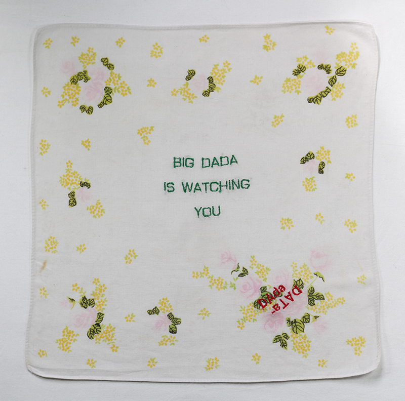 Series BIG DADA IS WATCHING YOU // Handkerchief DADA FLEURS JAUNES // Blockchain ID : 1BrcueKYHFe1SLFEKVEKLYuuJJExxDFdDq