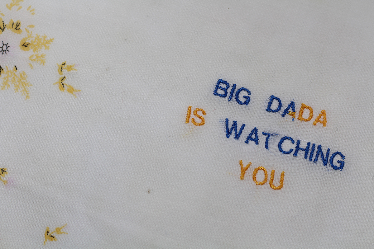 Series BIG DADA IS WATCHING YOU // Handkerchief DA BLEU DA JAUNE (zoom) // Blockchain ID : 1DrPsWksniK5JF4Pp2E43gaTTzxthsmioJ