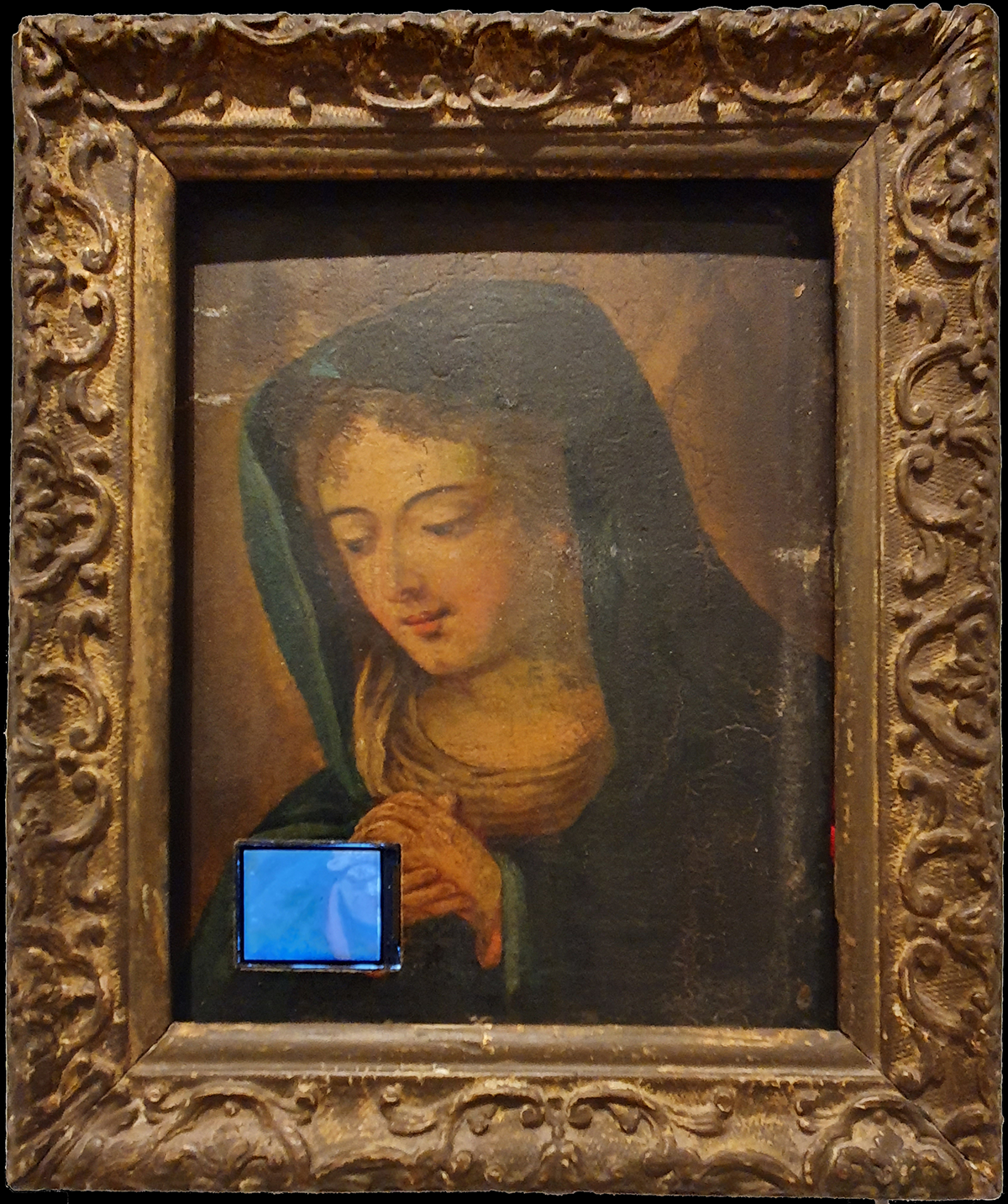 La Vierge en prière . 2022 . Peinture et NFT . Huile sur toile, écran . 21 x 17 cm